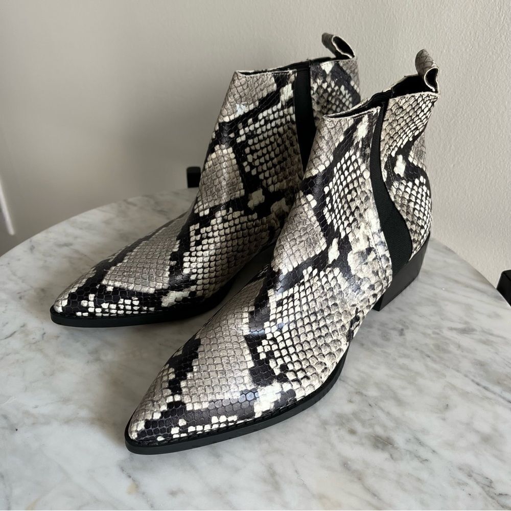 Marc Fisher Vivica Bootie in Python Snake Print, Size 6.5 NWT